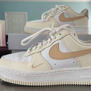 Nike Air Force 1 women’s 5.5 coconut milk/sesame/light bone